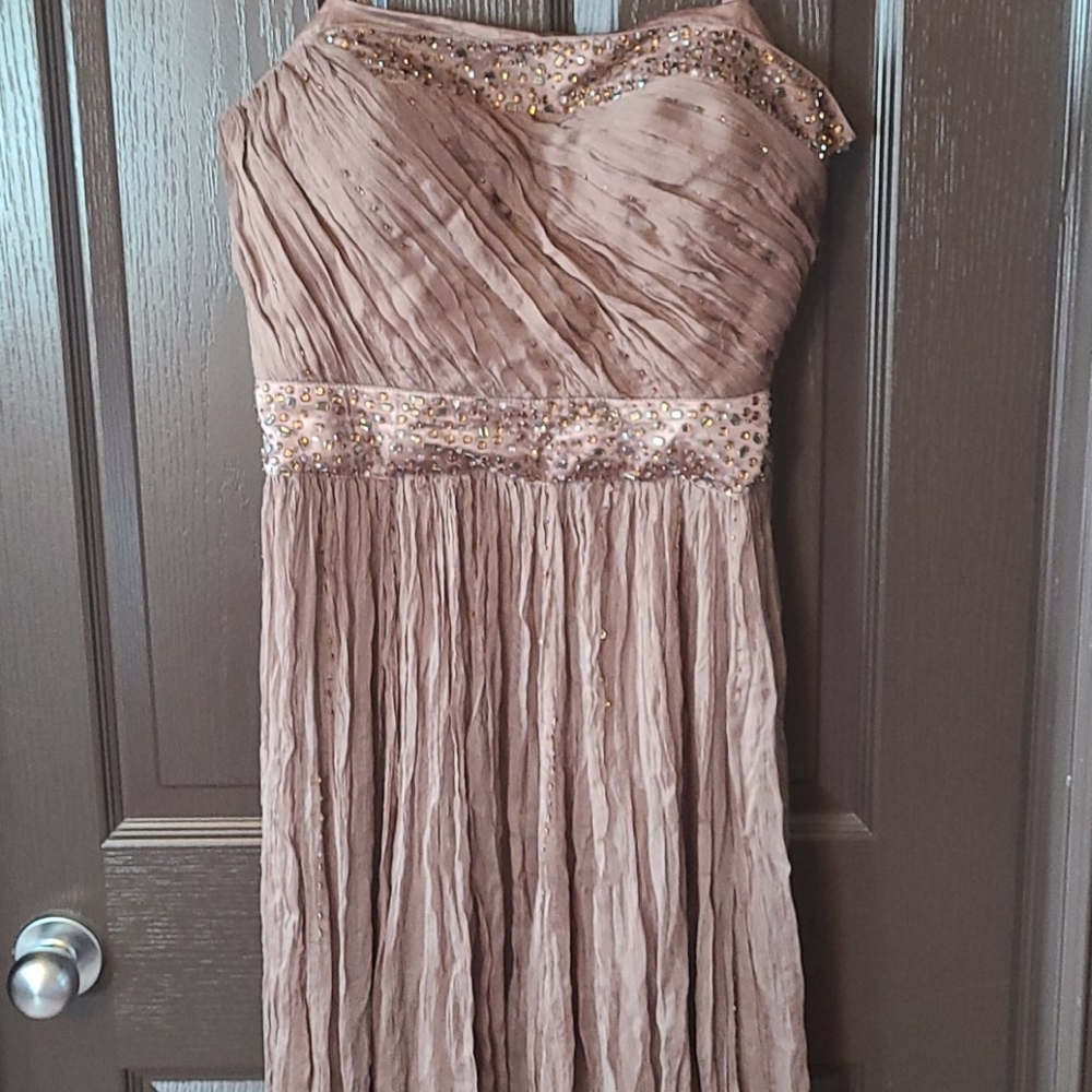 Beautiful Dress size M - Picture 4 of 5